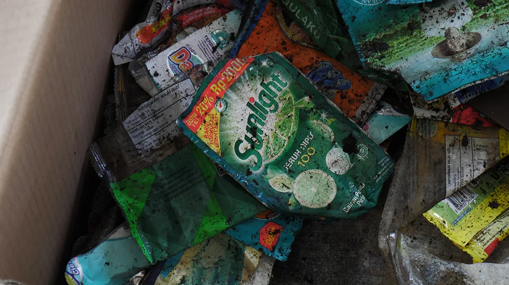 Laporan Singkat Studi Brand Audit and Clean-up di Pantai Baros WALHI Yogyakarta 2023