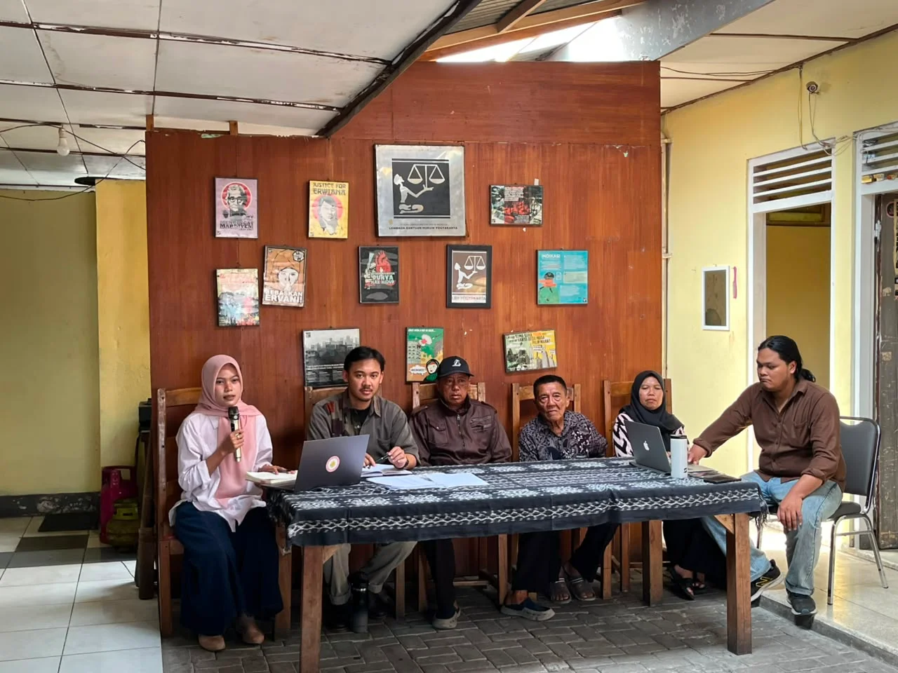 Merespon Situasi Lingkungan dan Akses Warga Pantai Watu Bolong Kabupaten Gunungkidul Ditengah Ekspansi Bisnis Industri Pariwisata